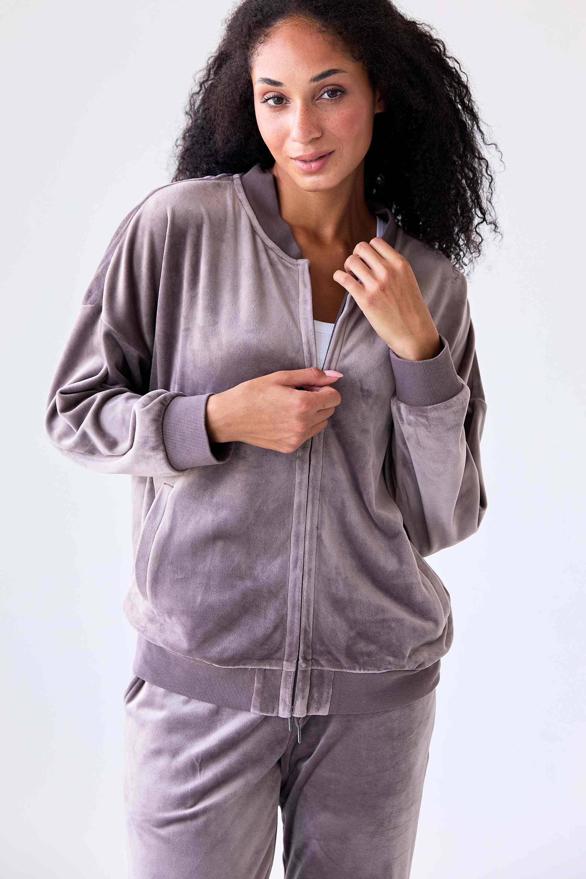 Кофта для жінок Naviale LH350-21 Brugge velour шоколадний мус-image